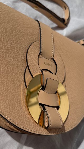 Bolso Chloe Beige y Dorado