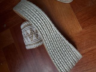 Sandalias esparto beige y doradas