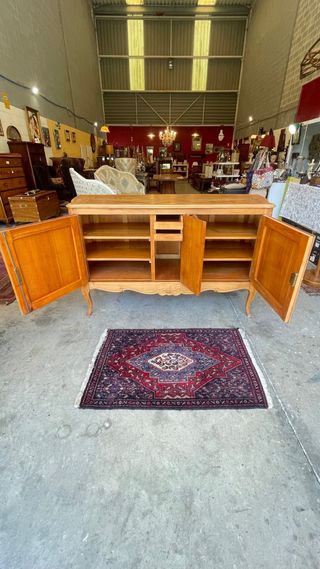 Aparador de madera natural