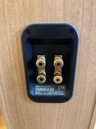 Altavoces Bowers & Wilkins Negros y madera