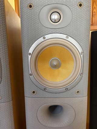 Altavoces Bowers & Wilkins Negros y madera