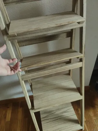 Estantería de madera