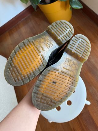 Mocasines Dr. Martens negros con flecos