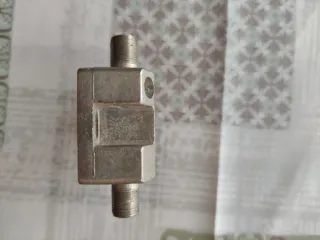 Repartidor TV EDC 4 vías 5-2450MHz