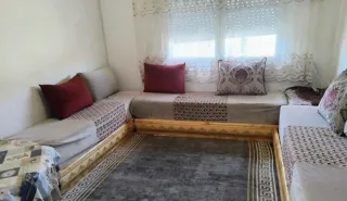 Sofás marroquíes de tela y madera