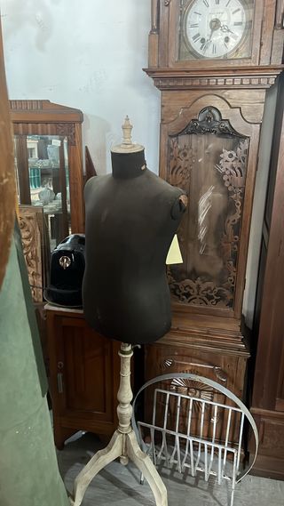 Manequim de costura antigo