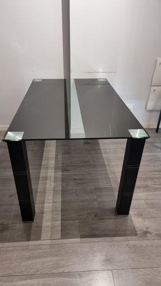 Mesa de salón cristal negro