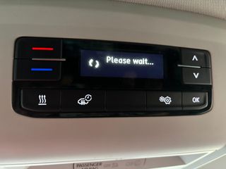 Volkswagen Caravelle 2023