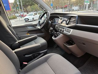 Volkswagen Caravelle 2023