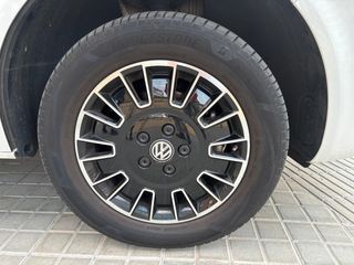 Volkswagen Caravelle 2023