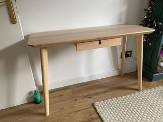 Escritorio Lisabo Ikea madera