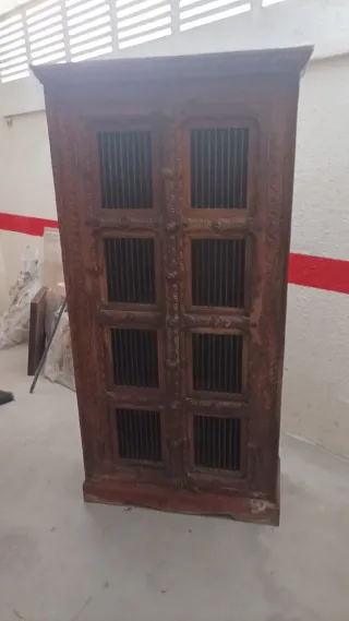 Estantería madera y forja