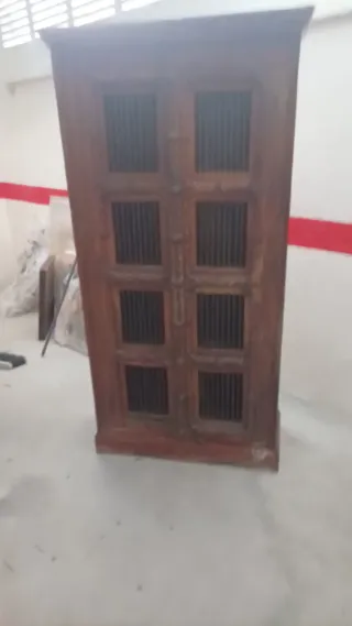 Estantería madera y forja