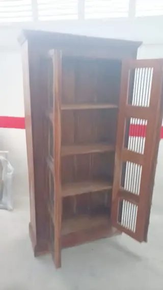 Estantería madera y forja