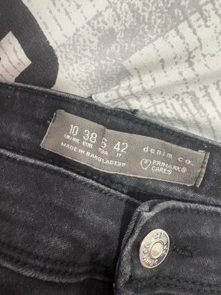 Tejano pitillo negro Primark Talla 38