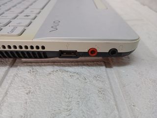 Portatil Sony Vaio VPCEH (1820)