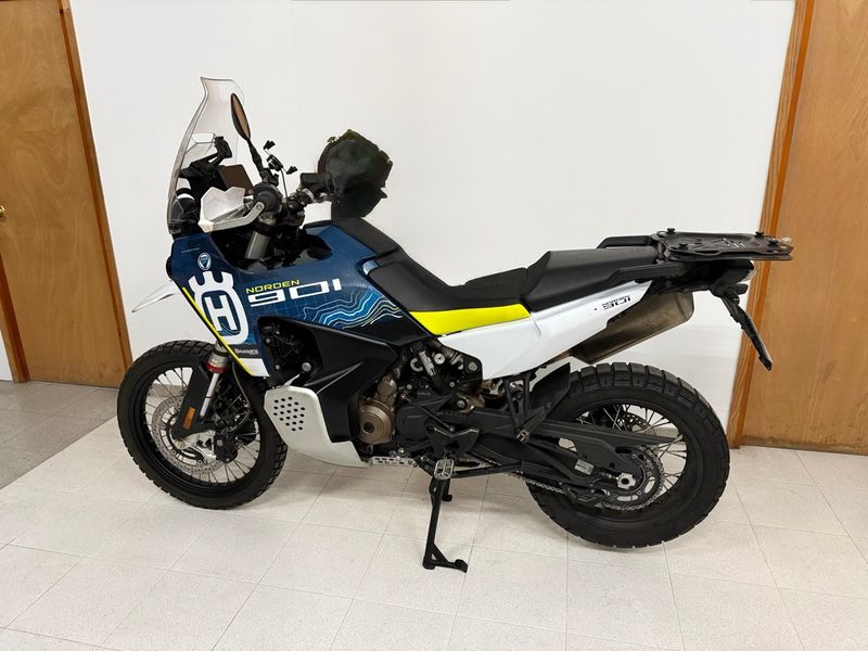 Husqvarna Norden 901 Expedition