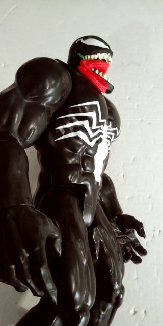 Figura Venom Marvel
