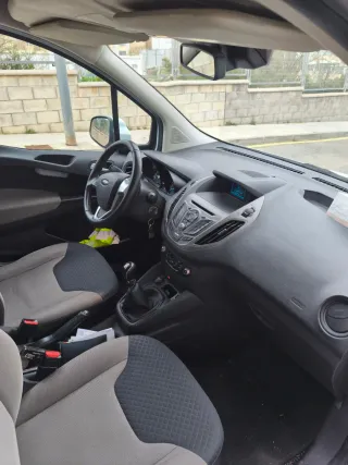 Ford Transit Courier 2017