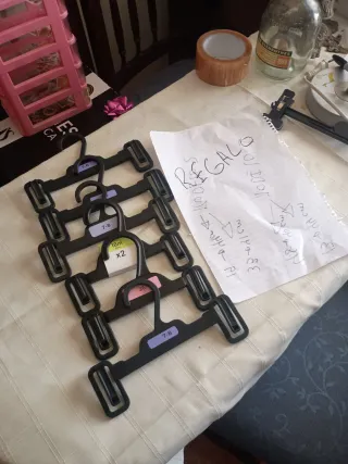 Perchas para pantalones y faldas con pinza