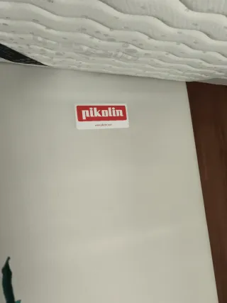 Colchón + base tapizada PIKOLIN + patas + toper.