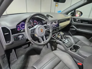 Porsche Cayenne 2021