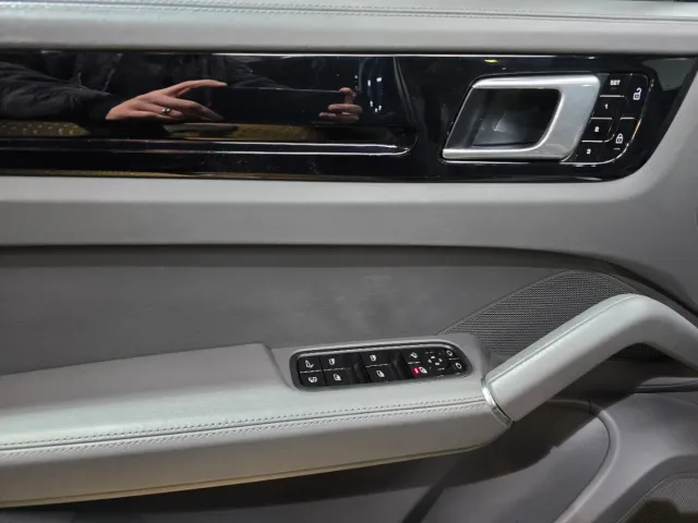 Porsche Cayenne 2021