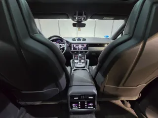 Porsche Cayenne 2021