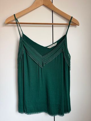 Blusa Stradivarius verde transparente lunares