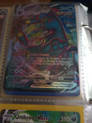 Carta Pokémon Umbreon VMAX 095/203