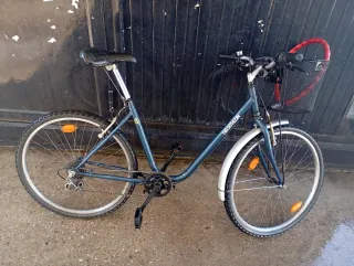 Bicicleta Decathlon Azul con Cesta