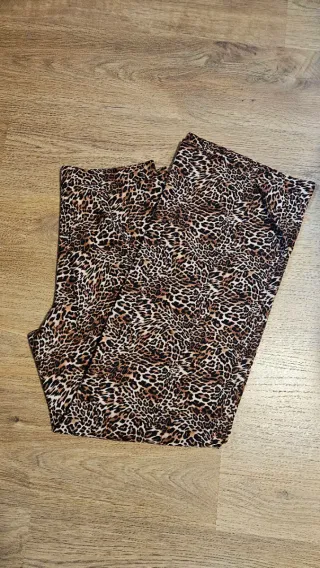 Pantalón estampado animal print