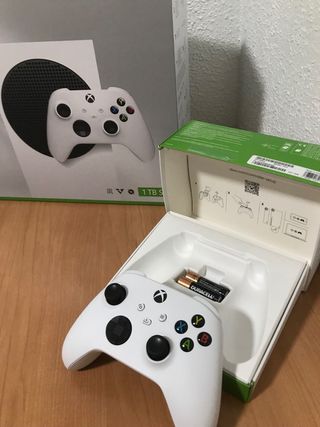 XBOX SERIES S 1 TB SSD Y EXTRA MANDO ROBOT WHITE