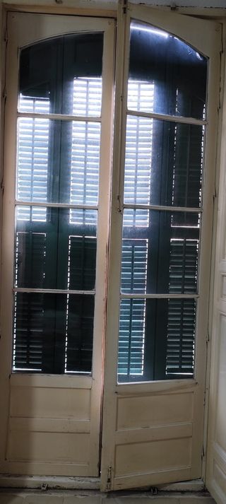 Ventanas de madera maciza antiguas