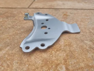 Soporte Cierre Triumph 675