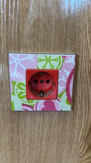 Simon Enchufes e Interruptor Doble