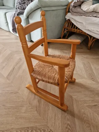 Silla mecedora infantil madera