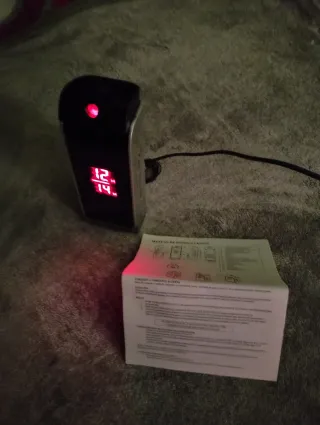 Radio despertador con proyector de hora