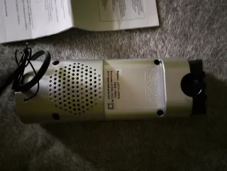 Radio despertador con proyector de hora