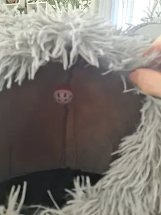 Cama gato suave con orejas