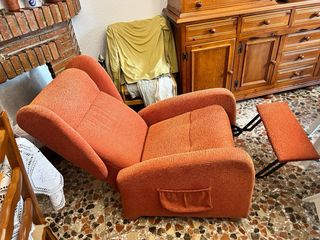 Sillón reclinable con reposapiés