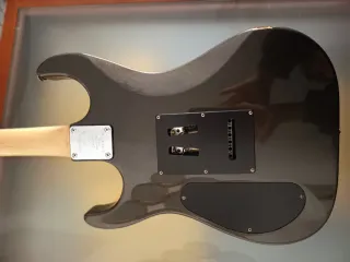Guitarra Eléctrica Washburn + Amplificador Kustom