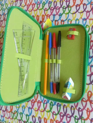 NUEVO !!! ESTUCHE 3 COMPARTIMENTOS. FÚTBOL