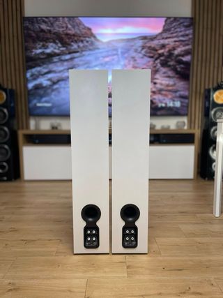 Bowers & Wilkins 703 S2