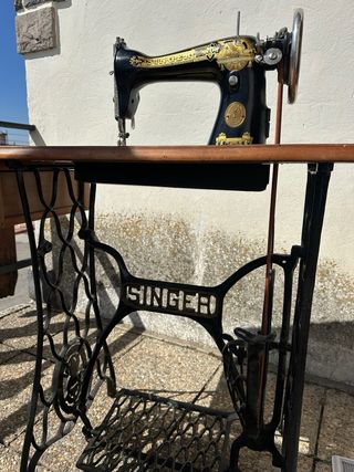 Máquina de coser Singer antigua