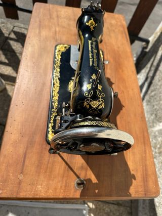Máquina de coser Singer antigua