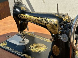 Máquina de coser Singer antigua