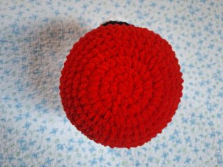 Peluche Pokeball uncinetto