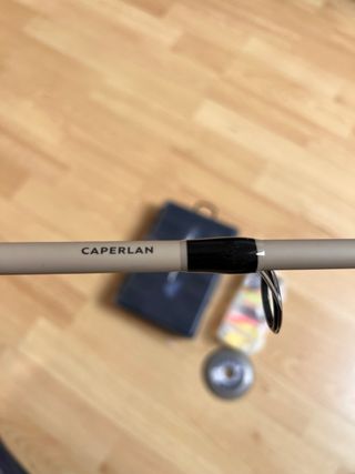 Caña 2.10m con carrete y señuelos y cajas