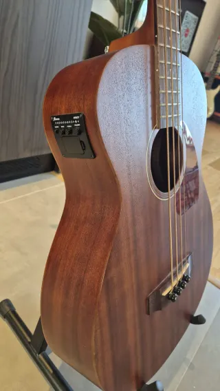 Bajo Acústico Ibanez